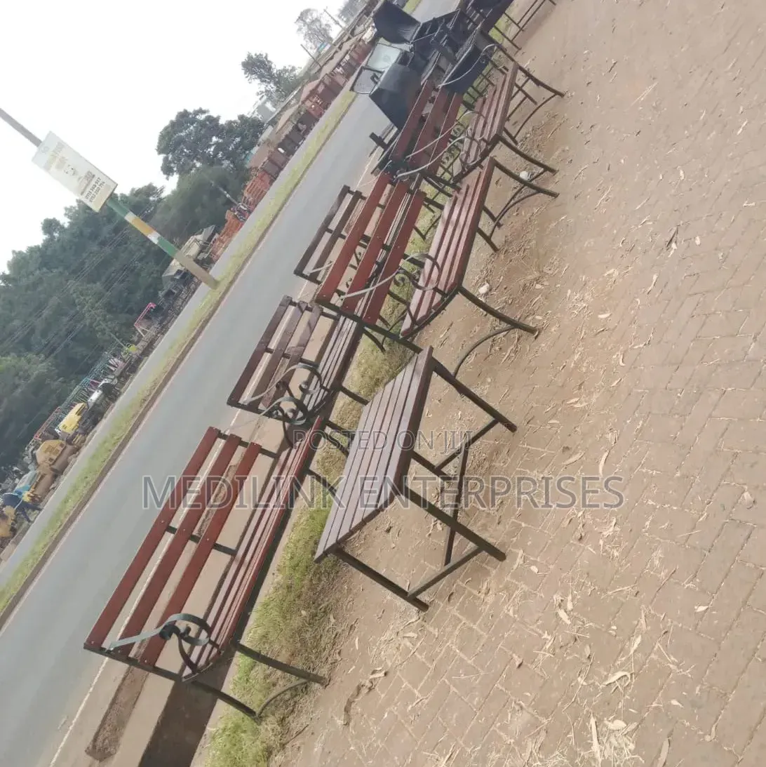 Flat Arms Outdoor Commercial Outdoor Benches