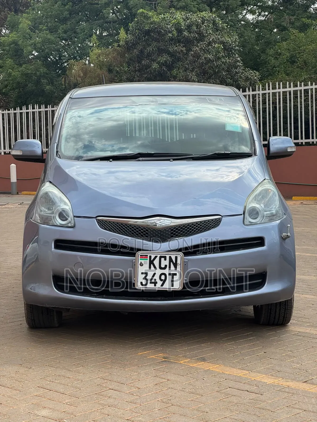 Toyota Ractis 2010 Gray