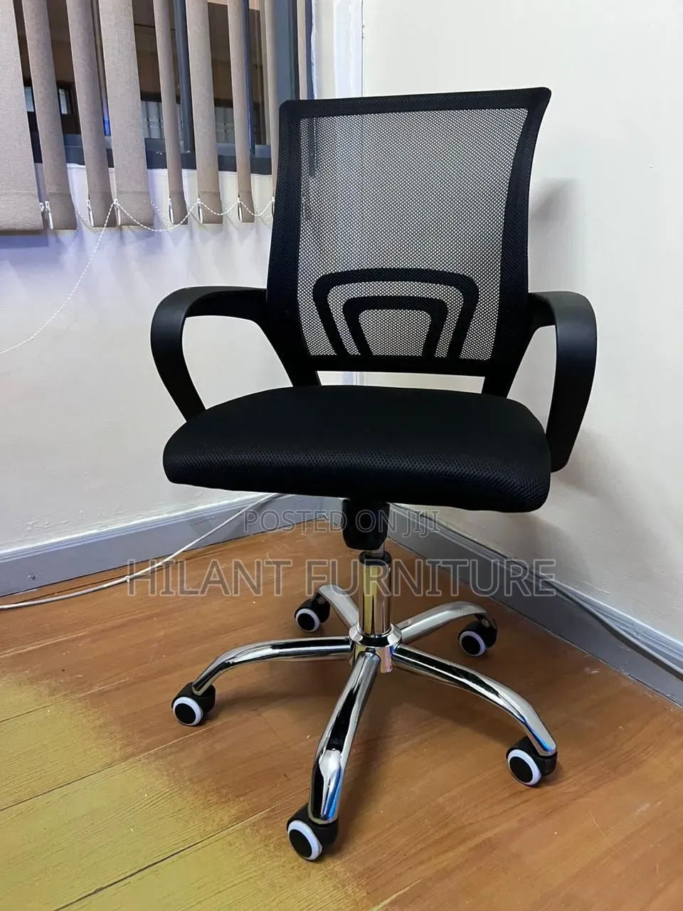 Ergonomic High-Back Mesh Office Chair – Adjustable Swivel