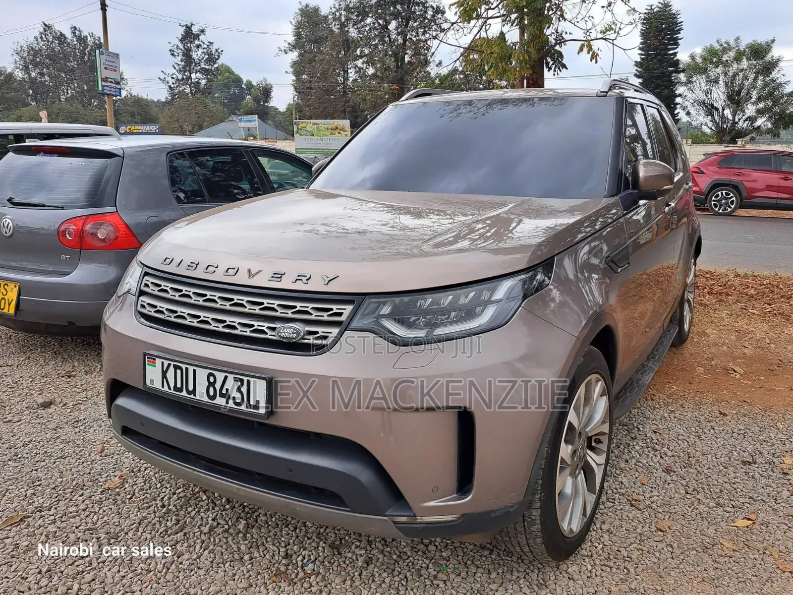 Land Rover Discovery 2017 Gold