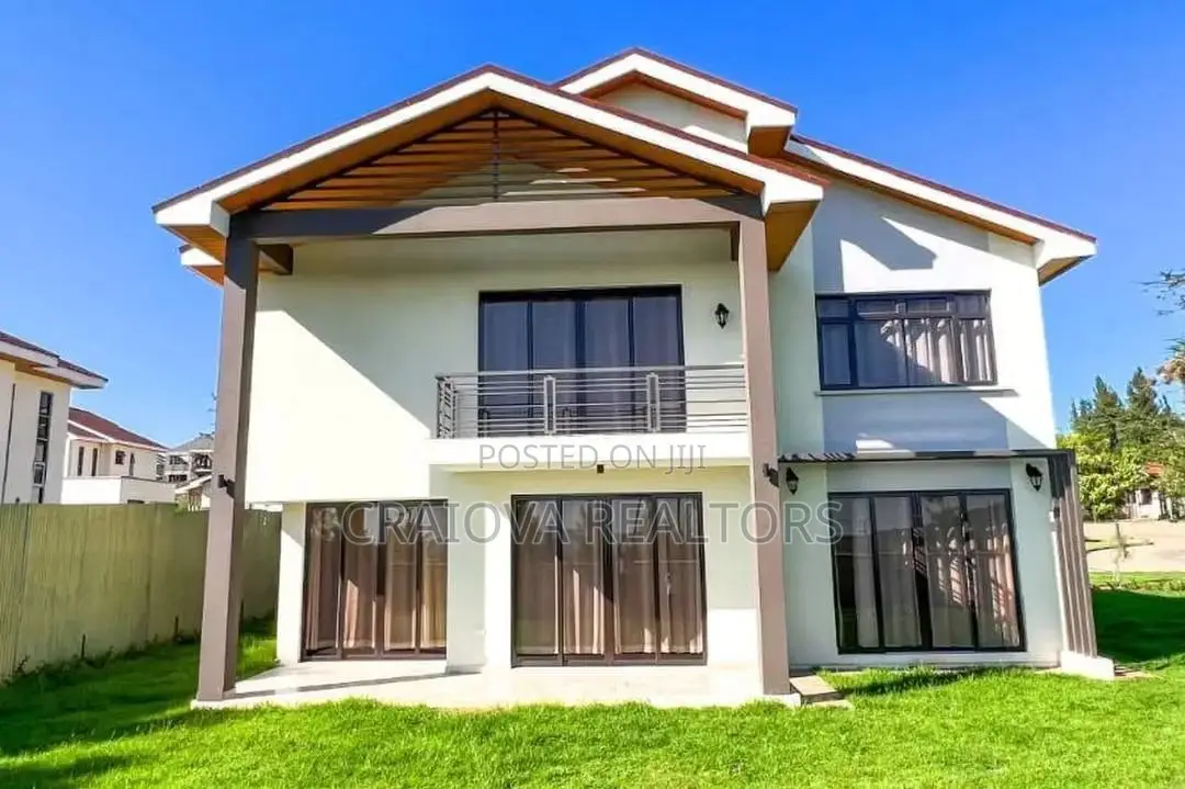 4bdrm Villa in Junction for sale