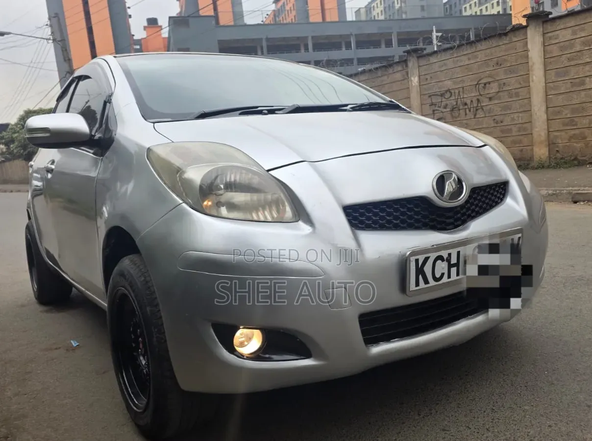 Toyota Vitz 2008 Gray