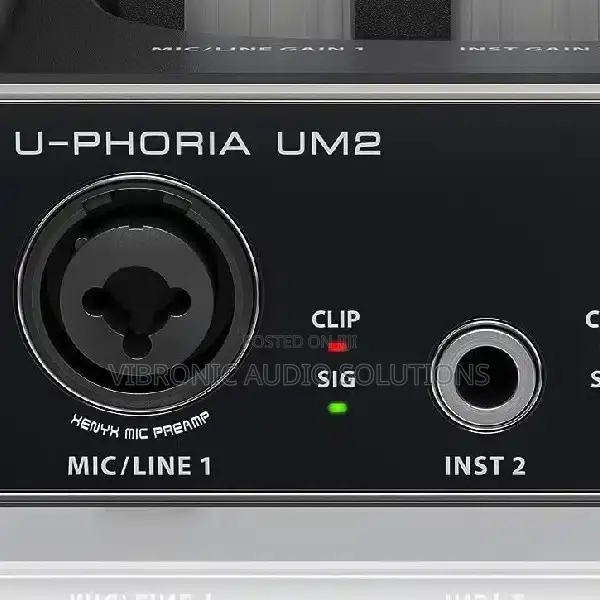 Behringer U-Phoria UM2 Soundcard