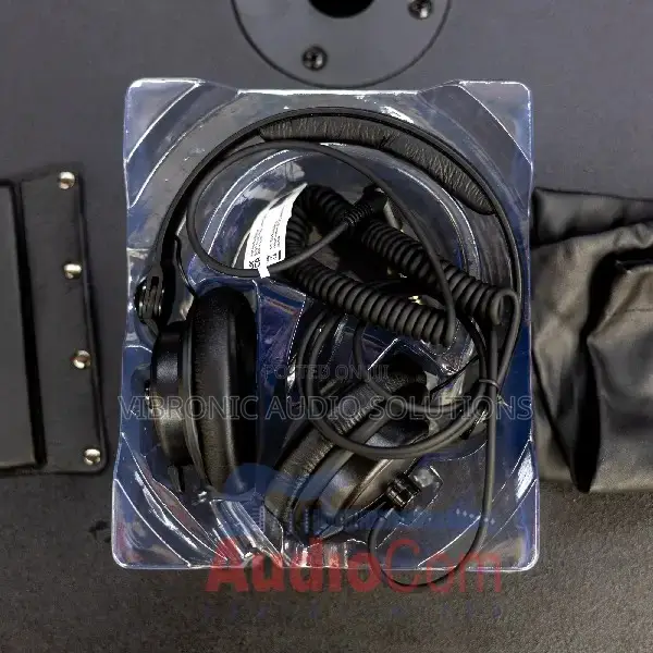 Behringer BH30 Premium Supra-Aural High-Fidelity DJ Headphones