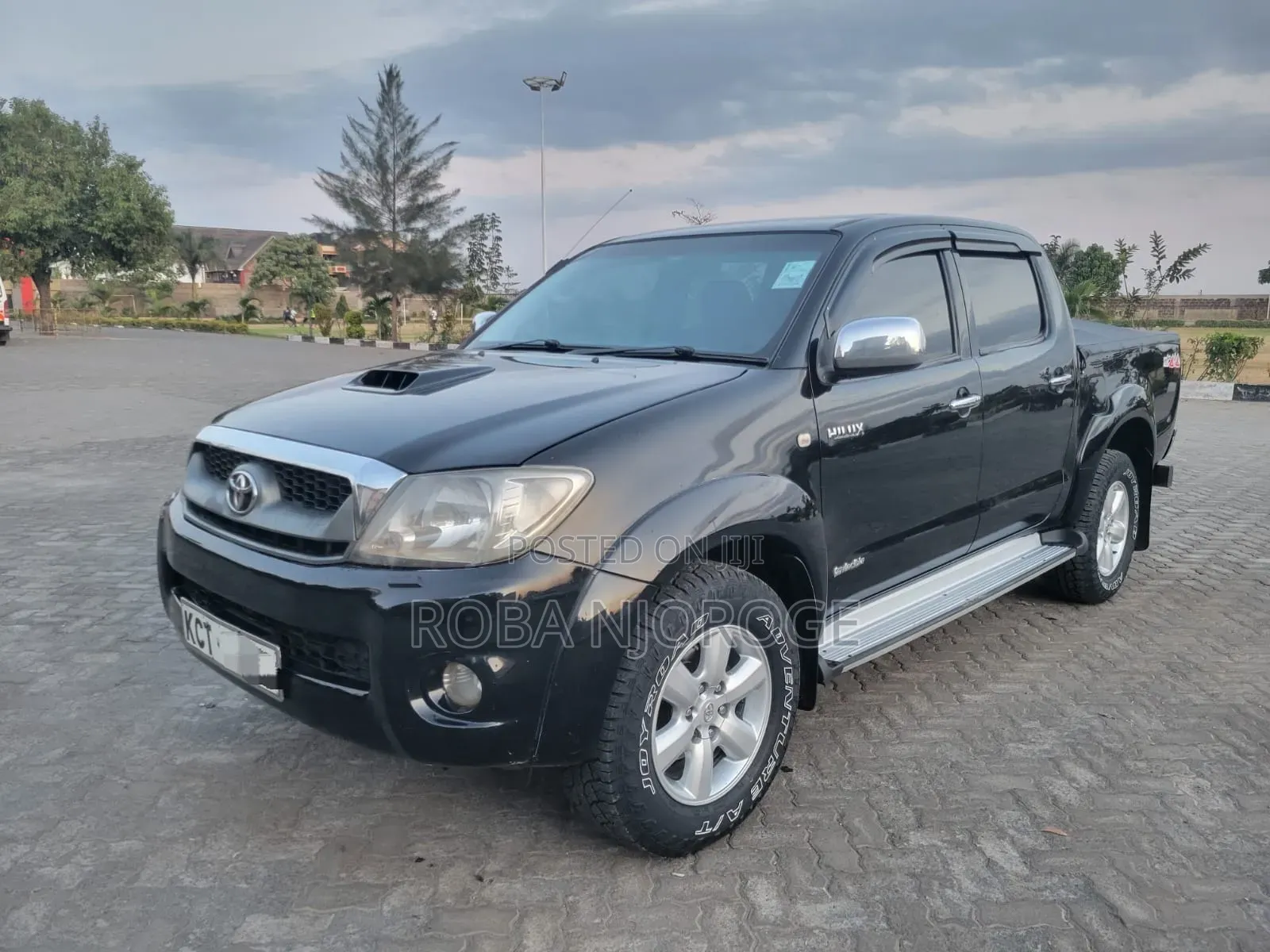 Toyota Hilux 3.0 D-4D 4x4 2012 Black