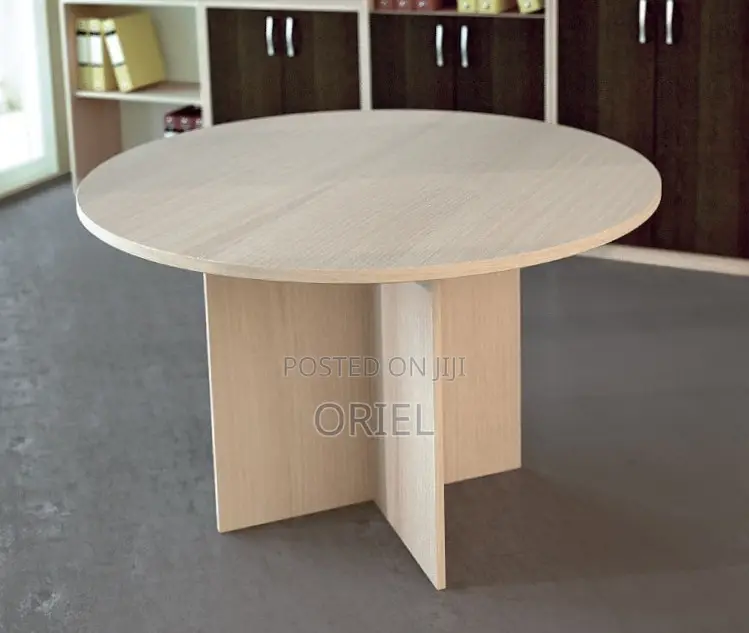 4-Seater Office Boardroom Table : Round Meeting Table