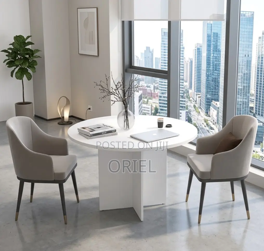 4-Seater Office Boardroom Table : Round Meeting Table