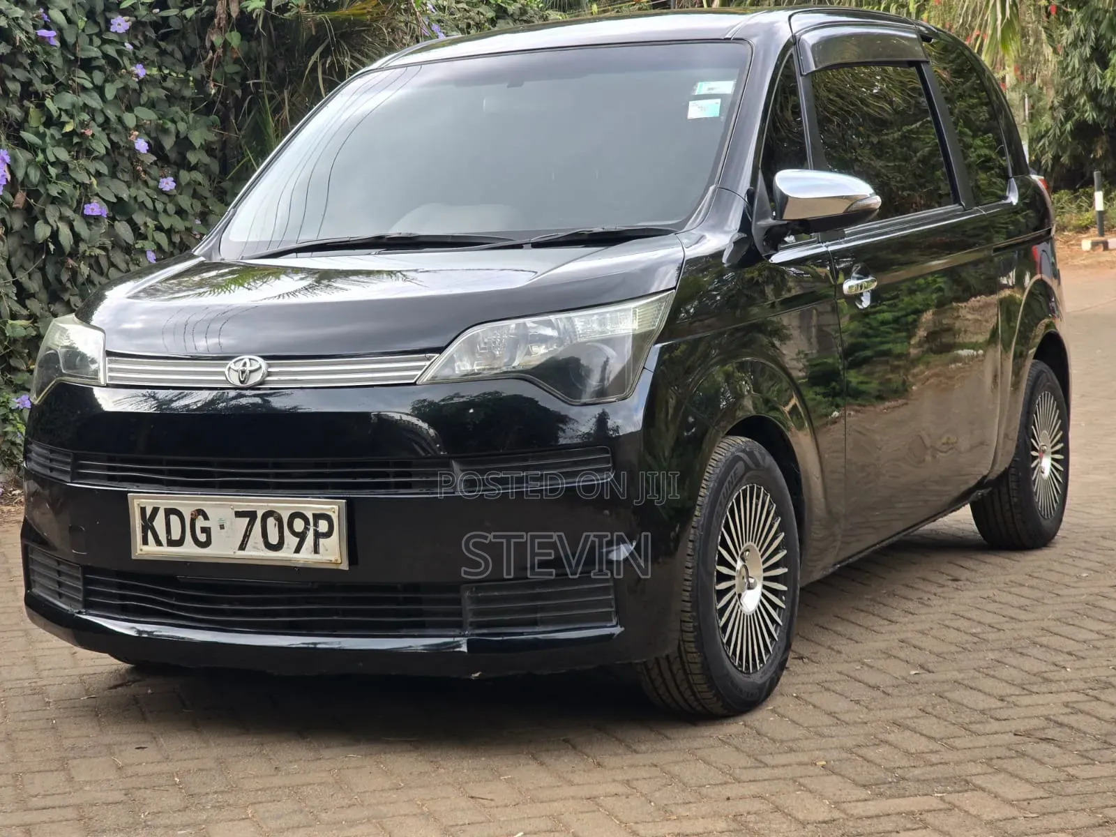 Toyota Spade 2014 Black