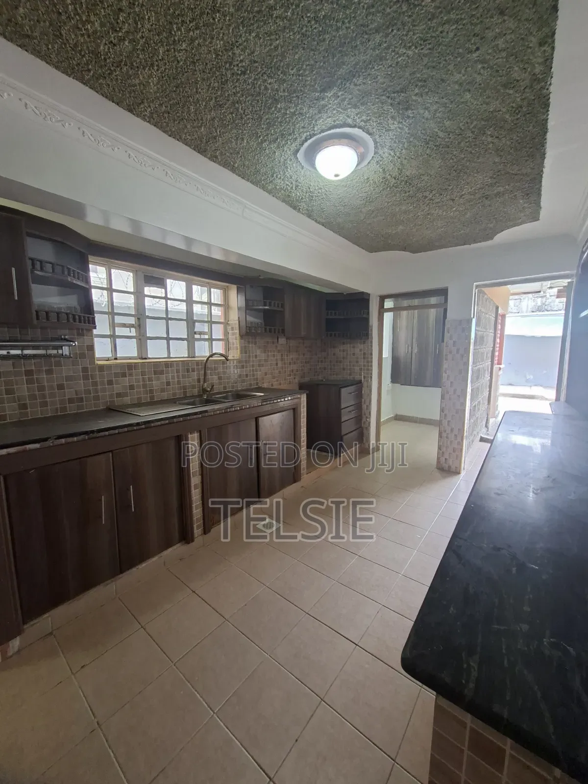 4bdrm Maisonette in Mwananchi, Gateway Mall Area for rent
