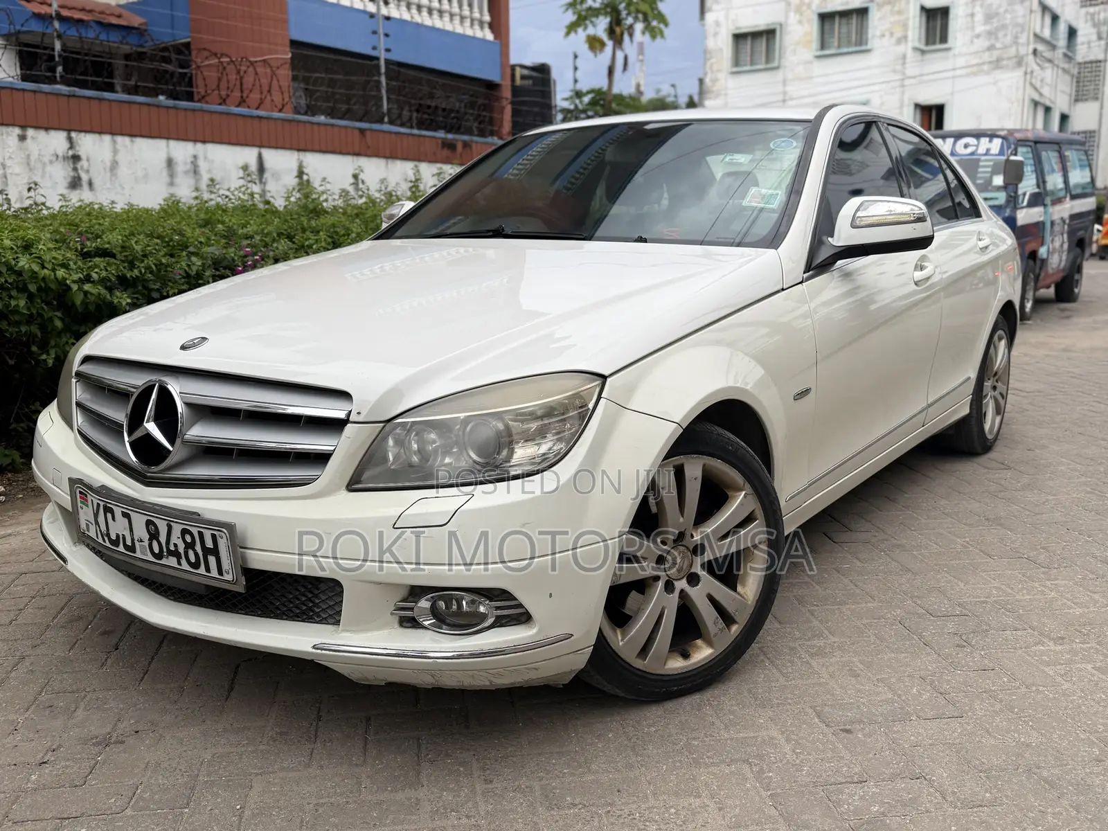 Mercedes-Benz C200 2009 Pearl