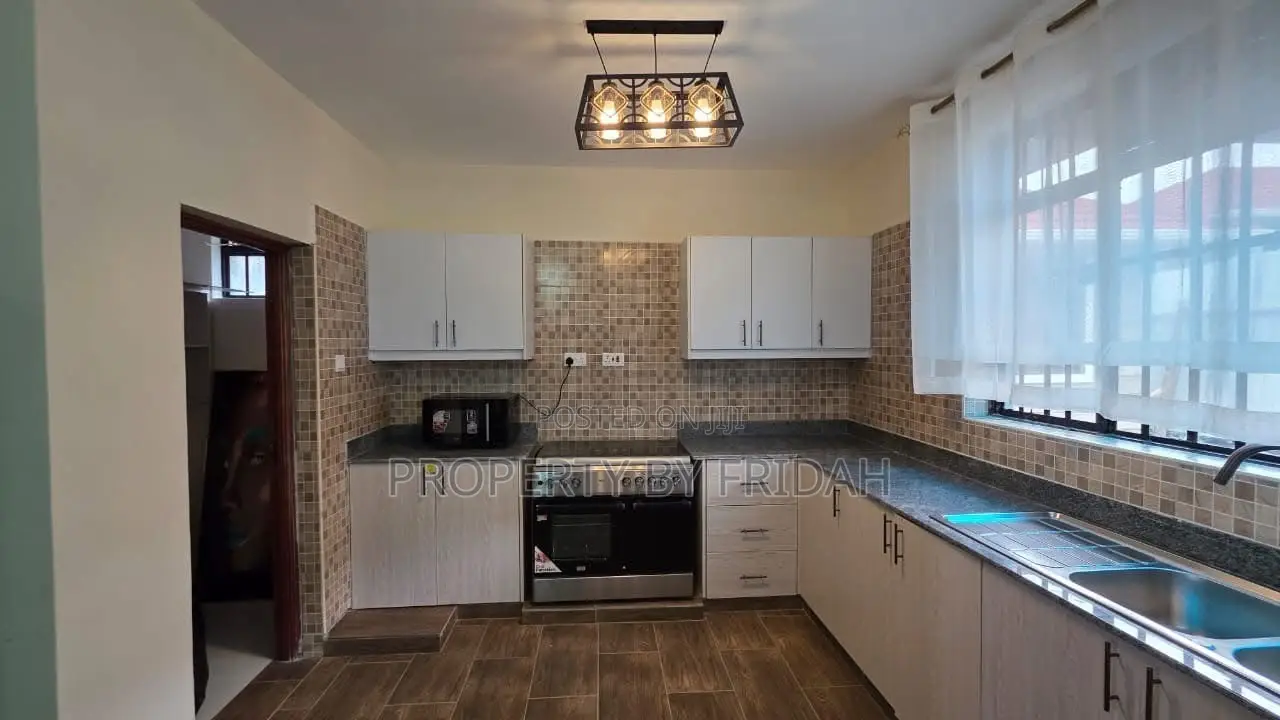 3bdrm Bungalow in Kitengela for sale