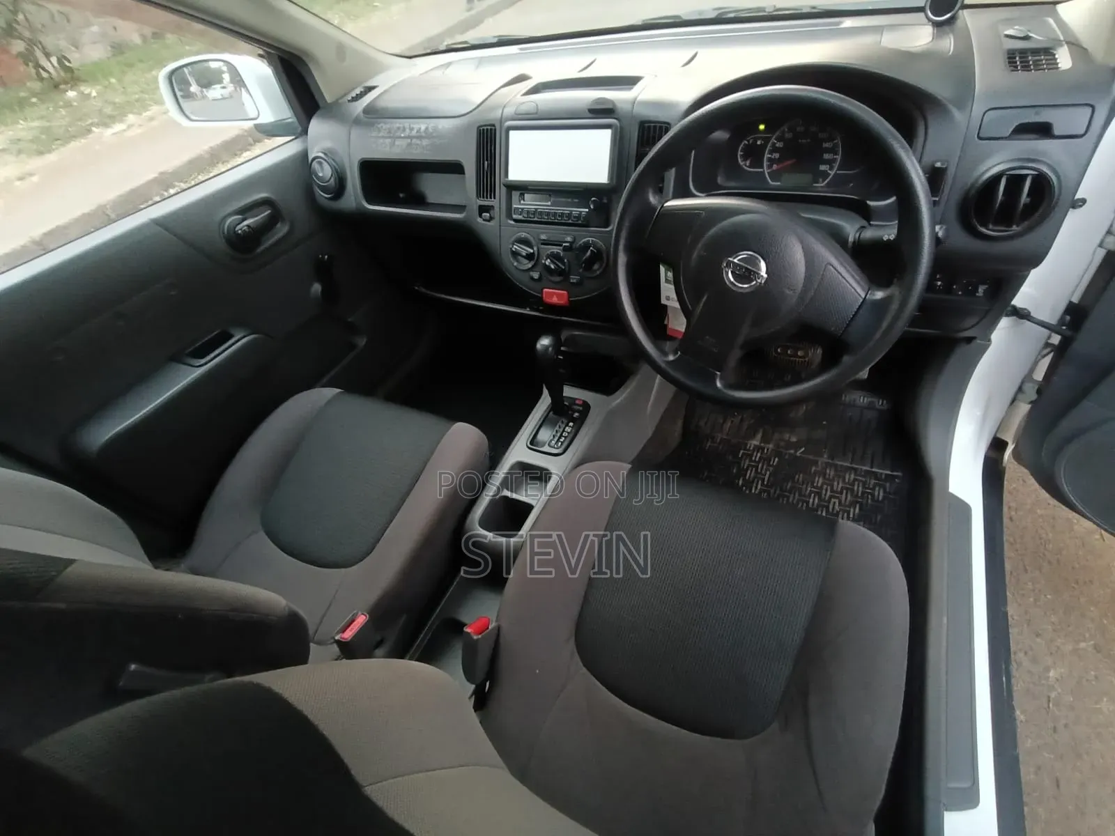 Nissan Advan 2014 White