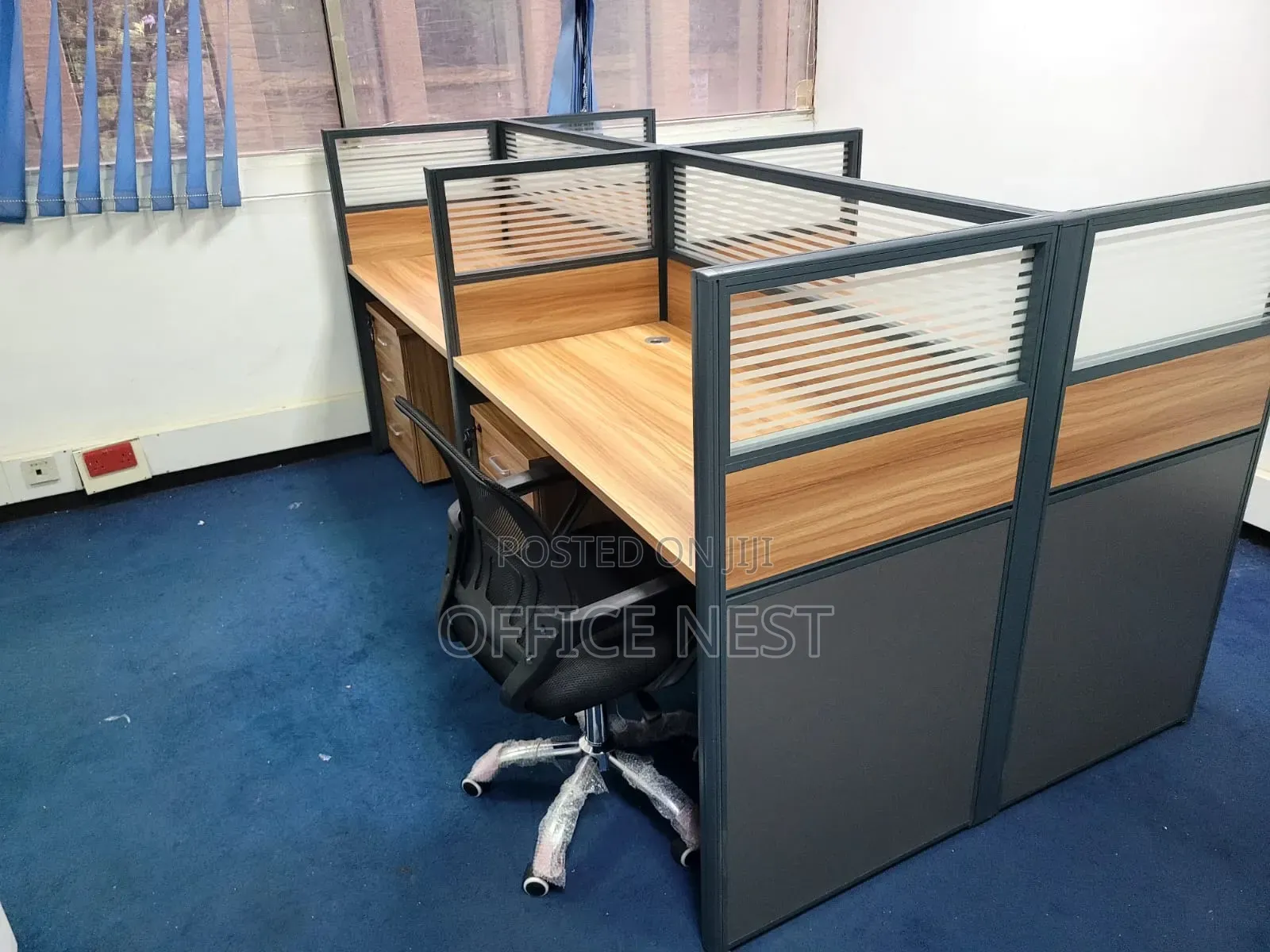 Modern 4-Way Office Workstation Desk With Glass Partitions Drawers