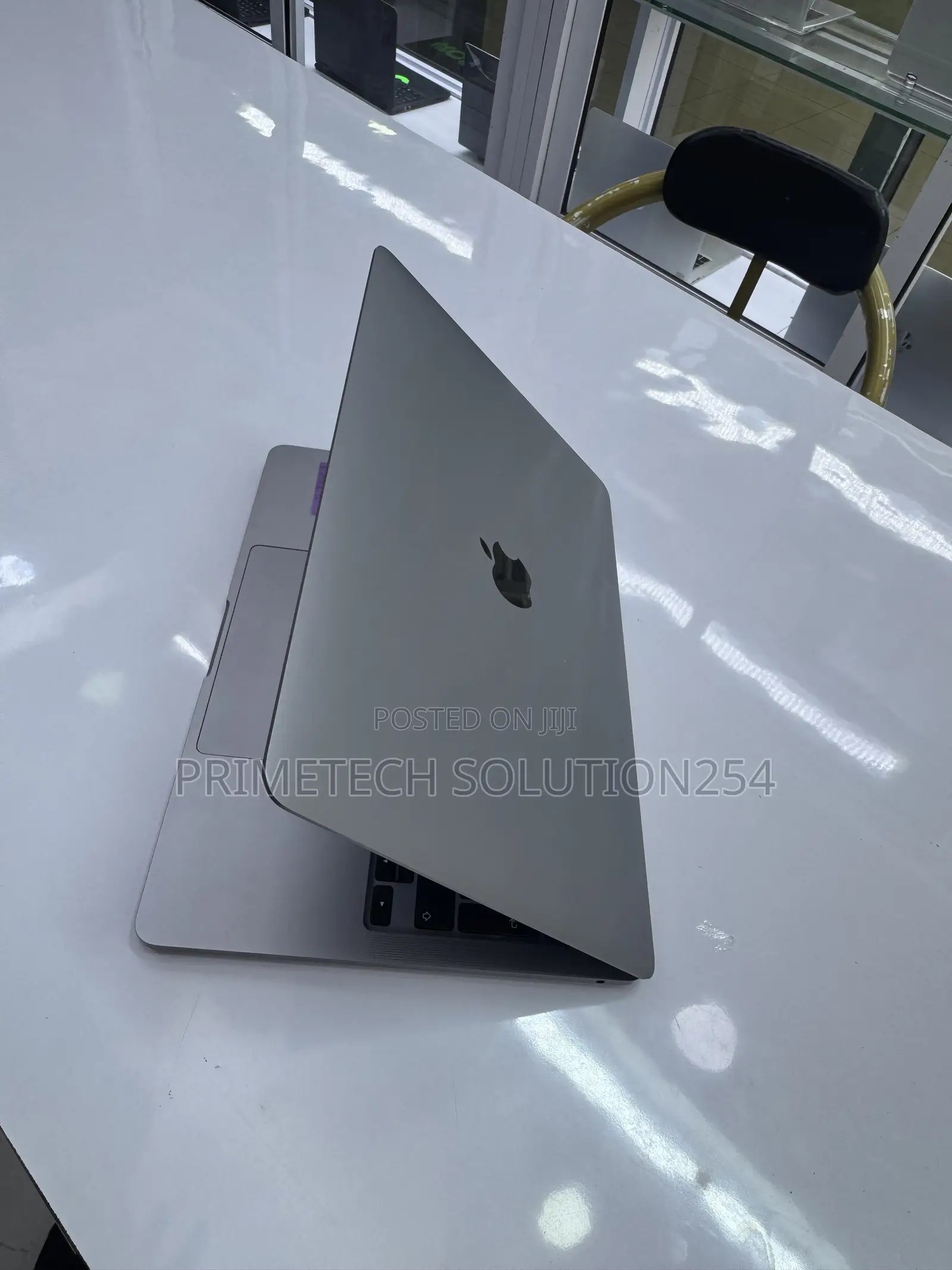 Laptop Apple MacBook Pro 8GB Apple M1 Pro SSD 256GB