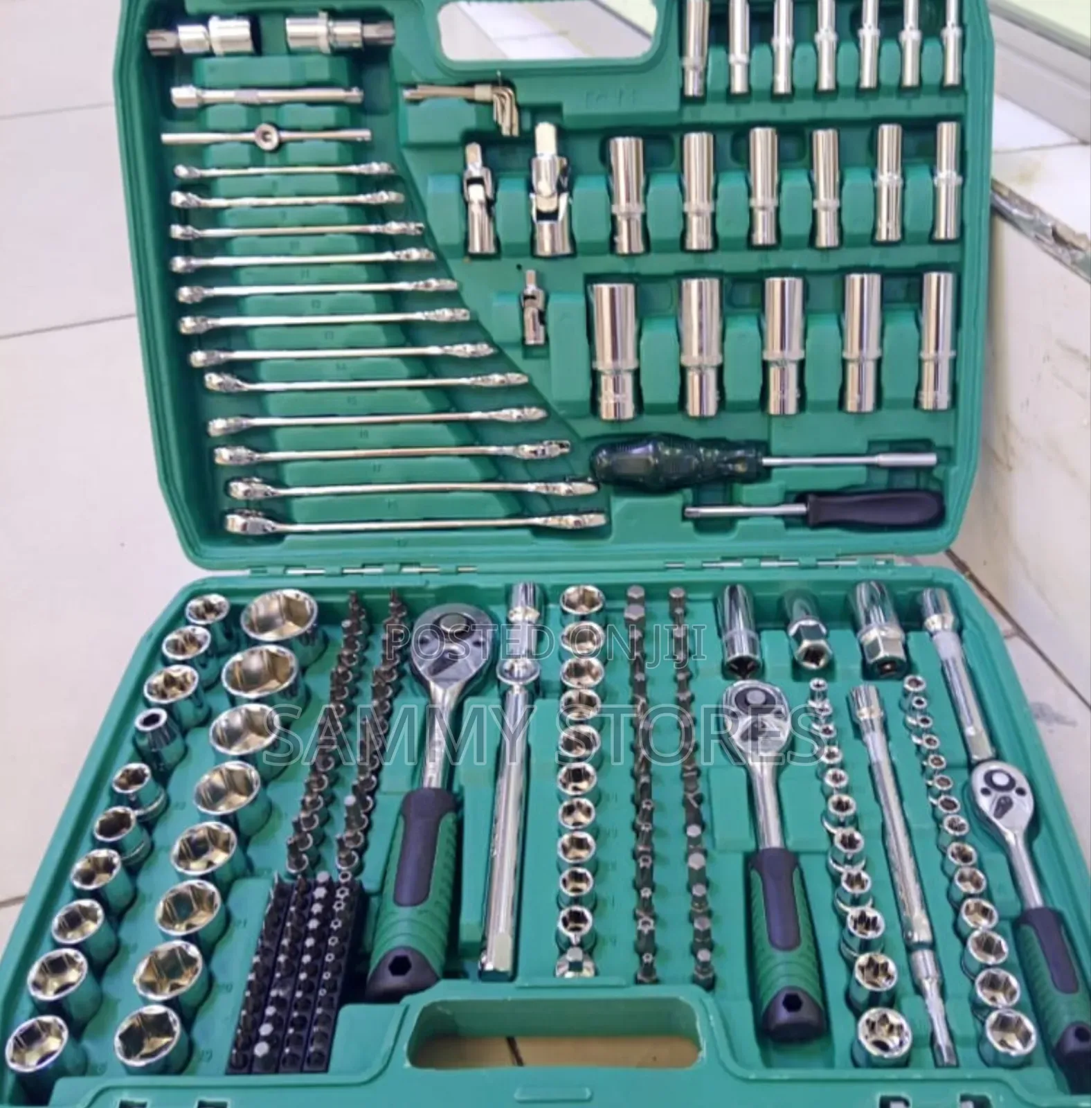 Professional Hand Tool Set for Mechanics Workshop