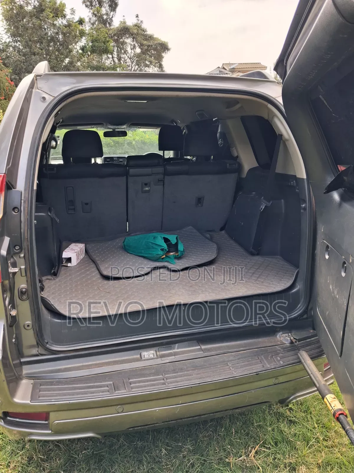 Toyota Land Cruiser Prado 2.7 i 2012 Gray