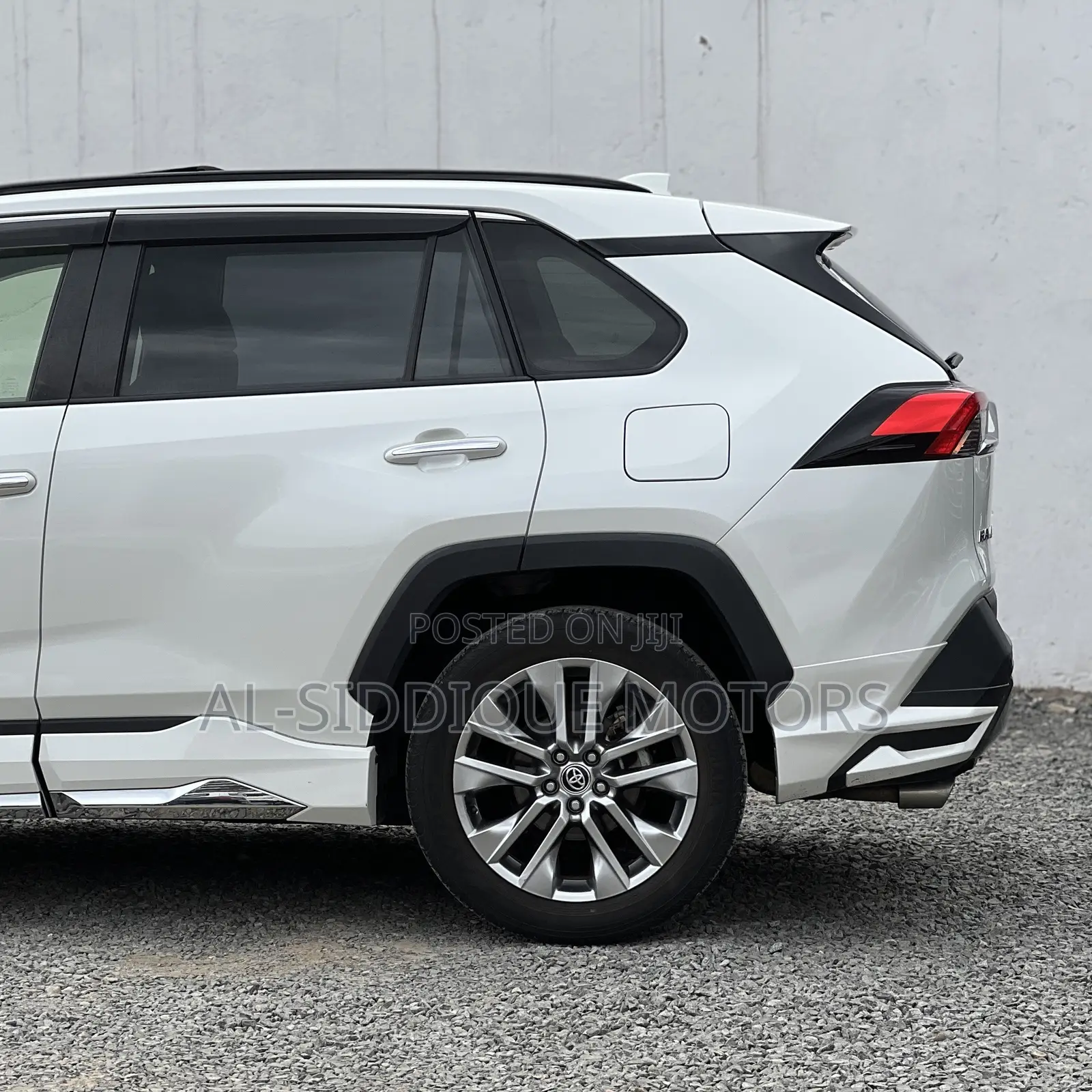 Toyota RAV4 XLE Premium AWD 2020 White