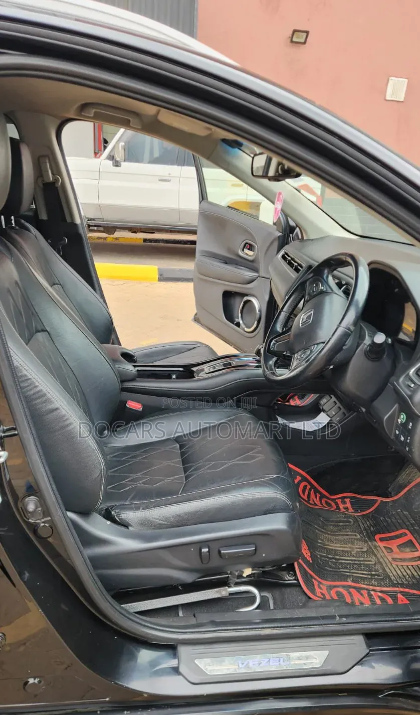 Honda Vezel 2018 Black