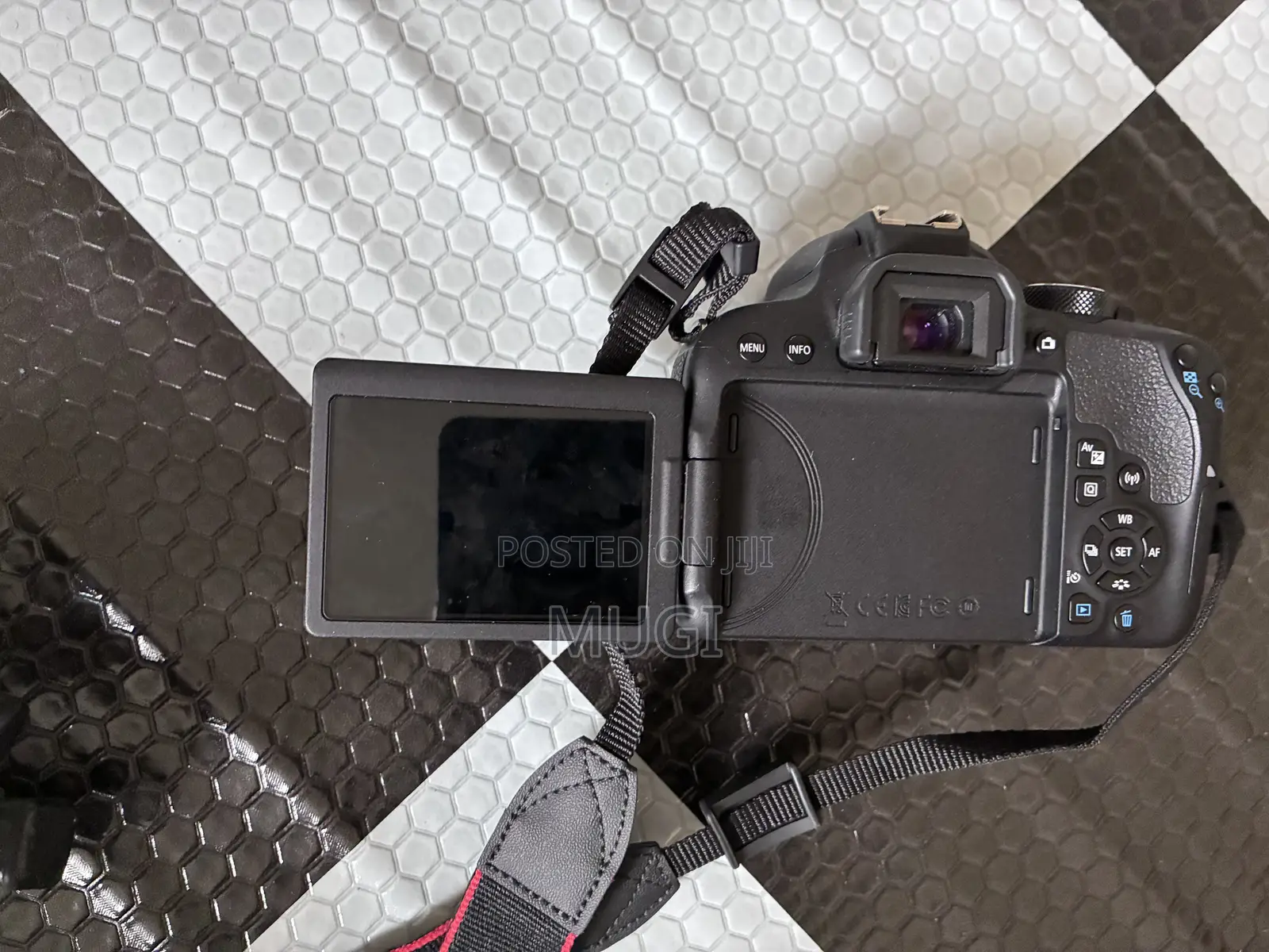 Canon T7i DSRL