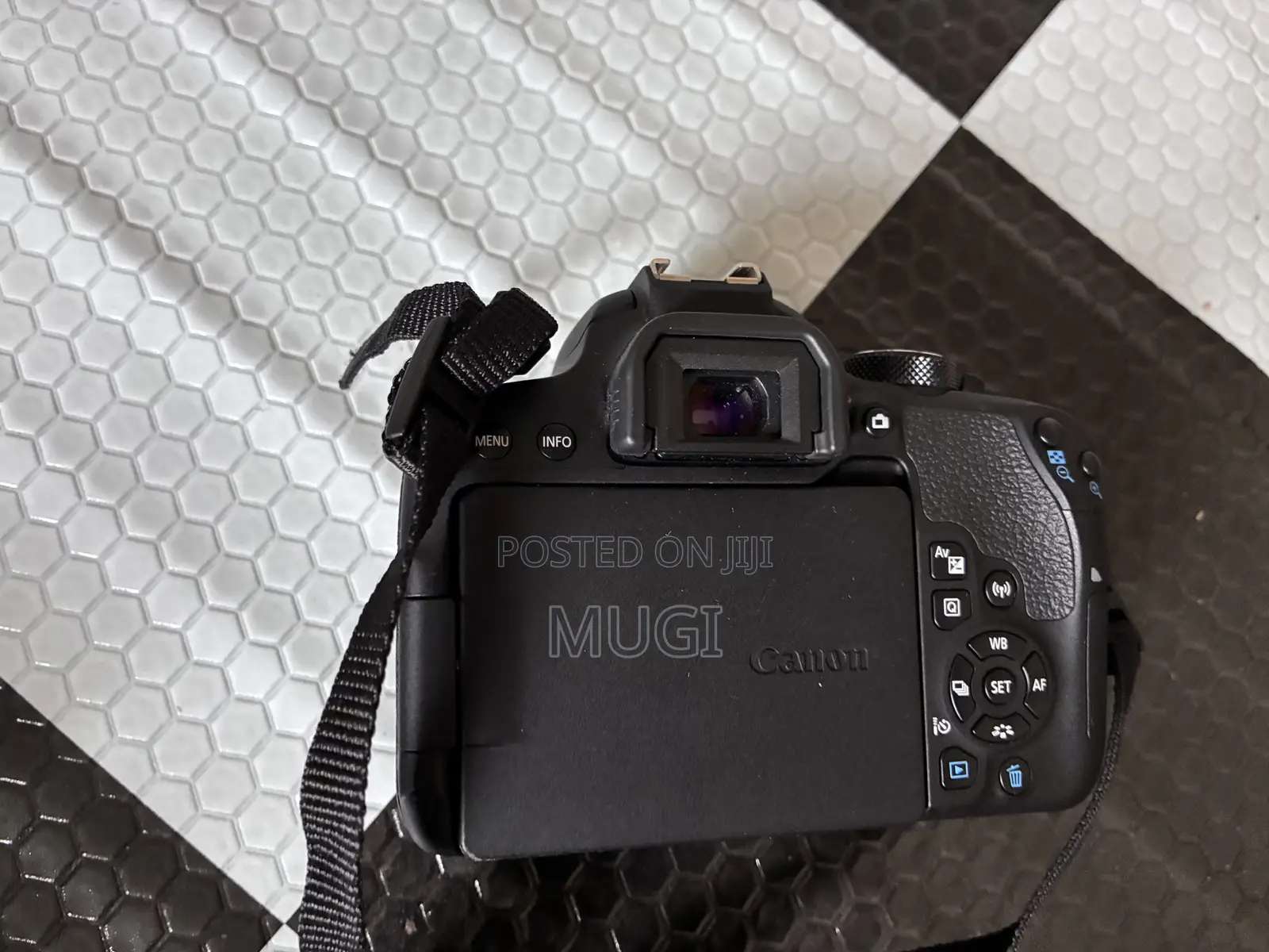 Canon T7i DSRL
