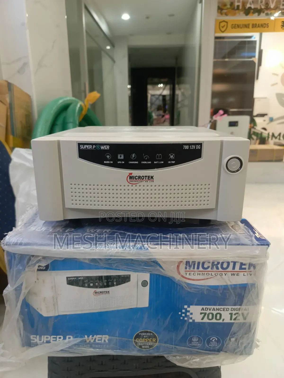 Microtek 700W 12V Inverter Charger