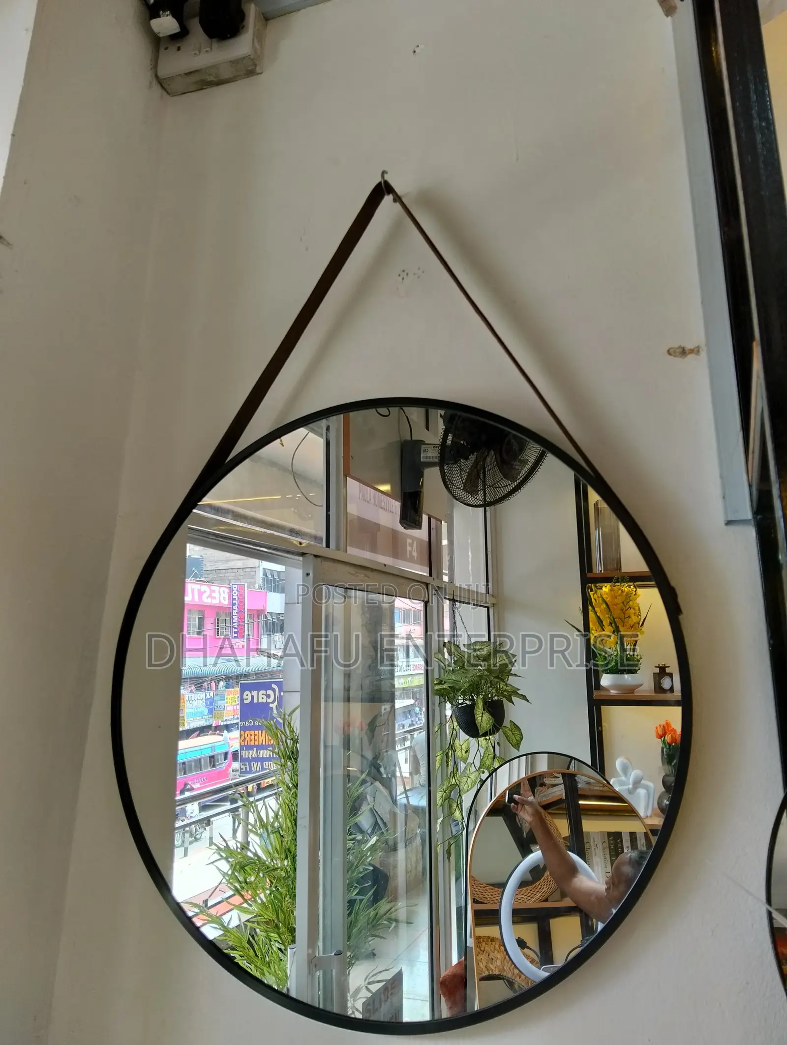 Minimalist Nordic Round Wall Mirror With Leather Strap – 60cm (Black)”
