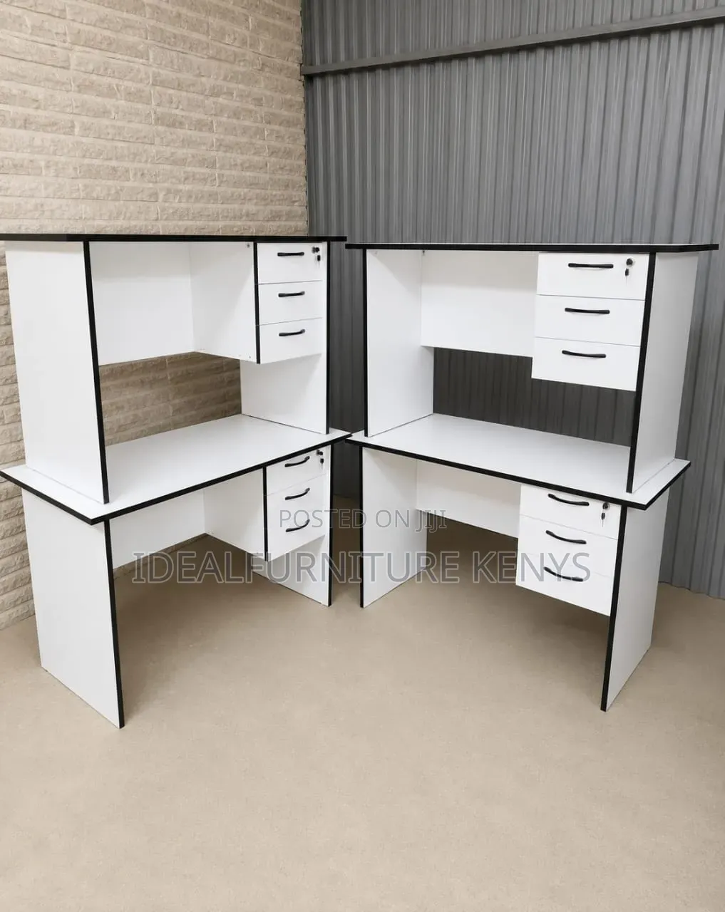 Office Desk With Overhead Hutch