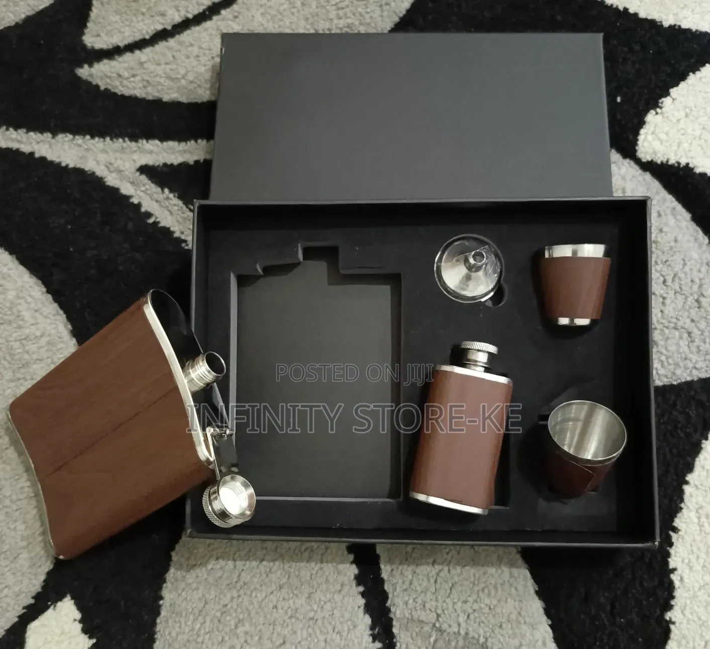 Brown Leather-Covered Whiskey Flasks Gift Set