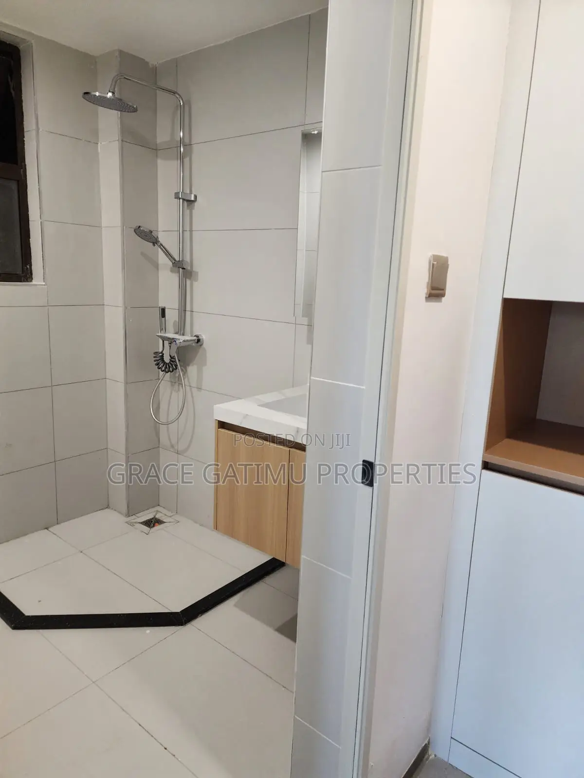 1bdrm Apartment in Muthithi Apartments, Raphta Road Area for sale