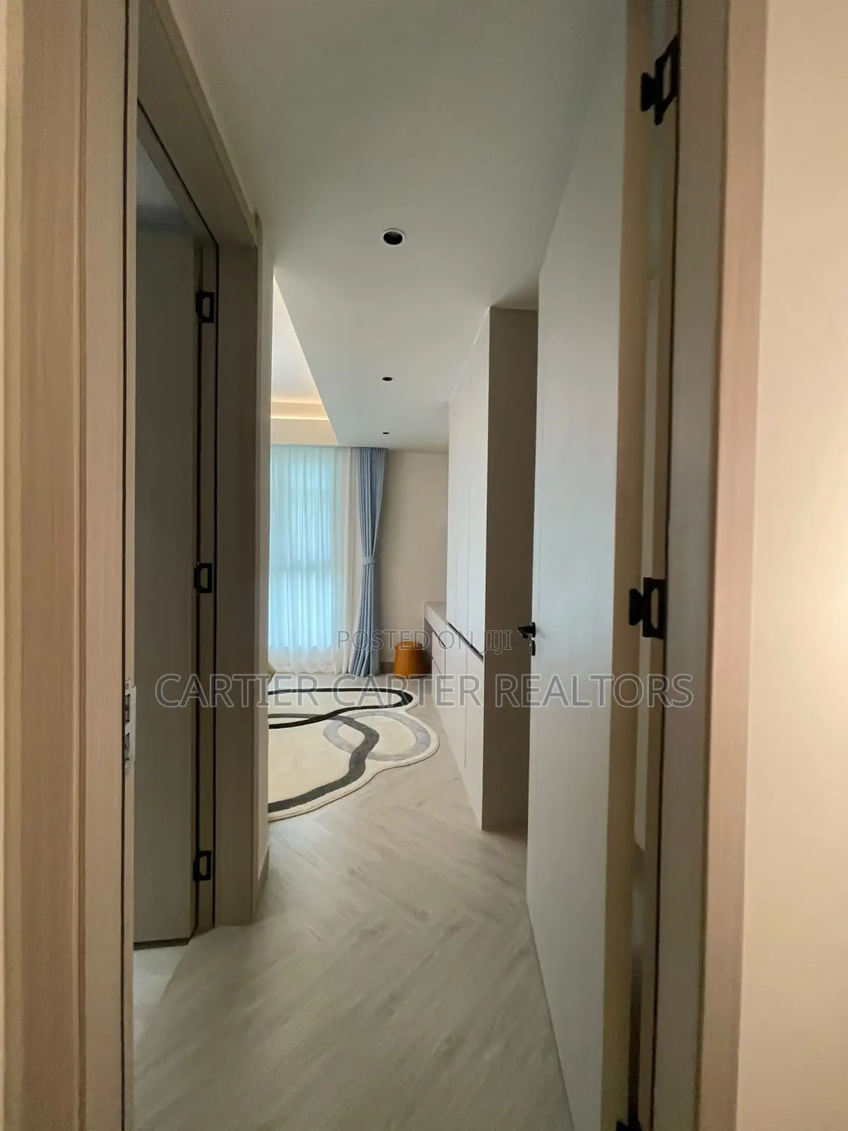 1bdrm Apartment in Gateway Mall Area for sale