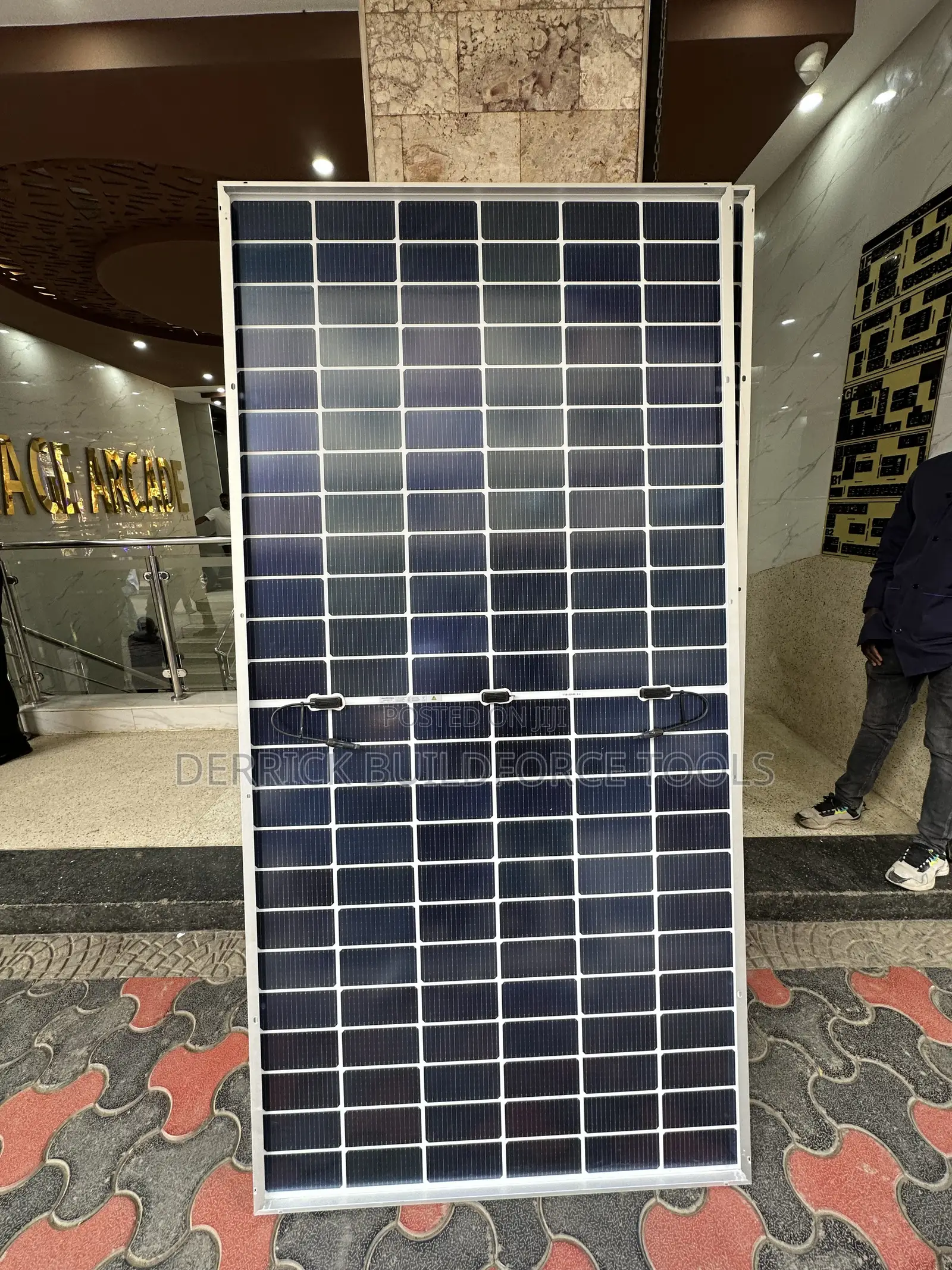 Solar Nyumbani Bifacial Monocrystalline 590w Solar Panel