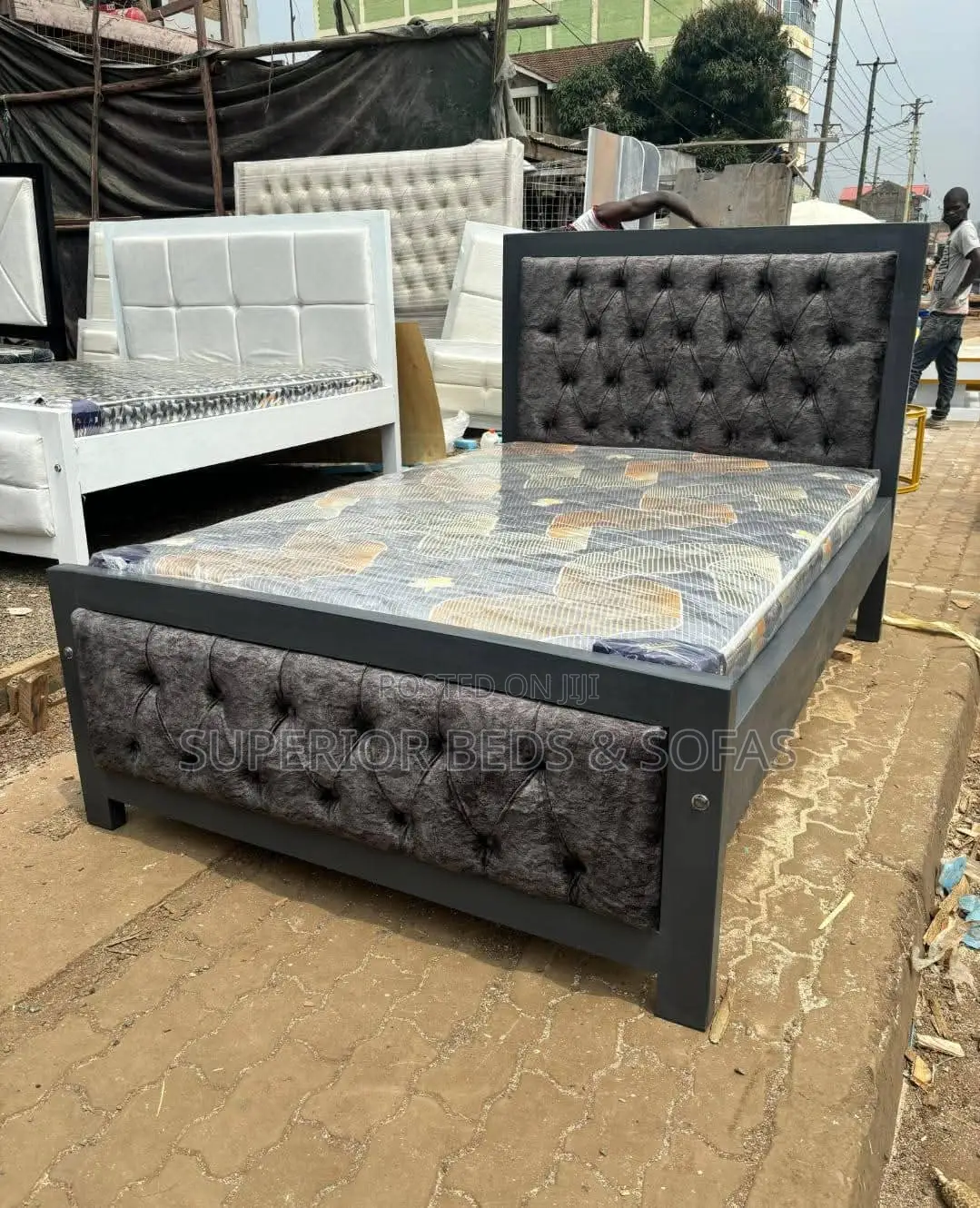 5x6 Strong Charcoal Grey Mocket Bed