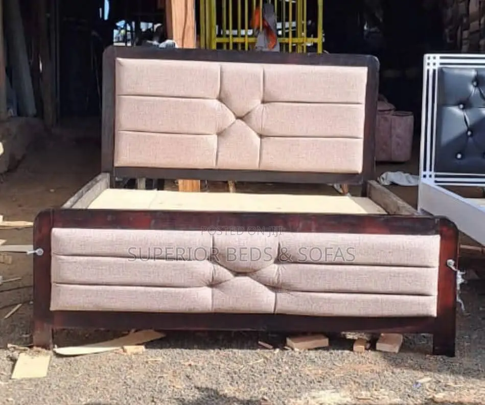 5x6 Cream Tufted Mocket Bed: Payment on Delivery