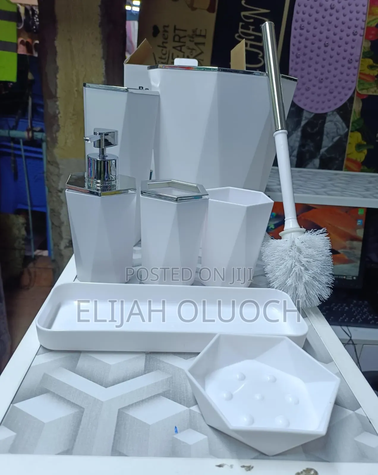 Diamond Shaped 7pc Bathroom Set