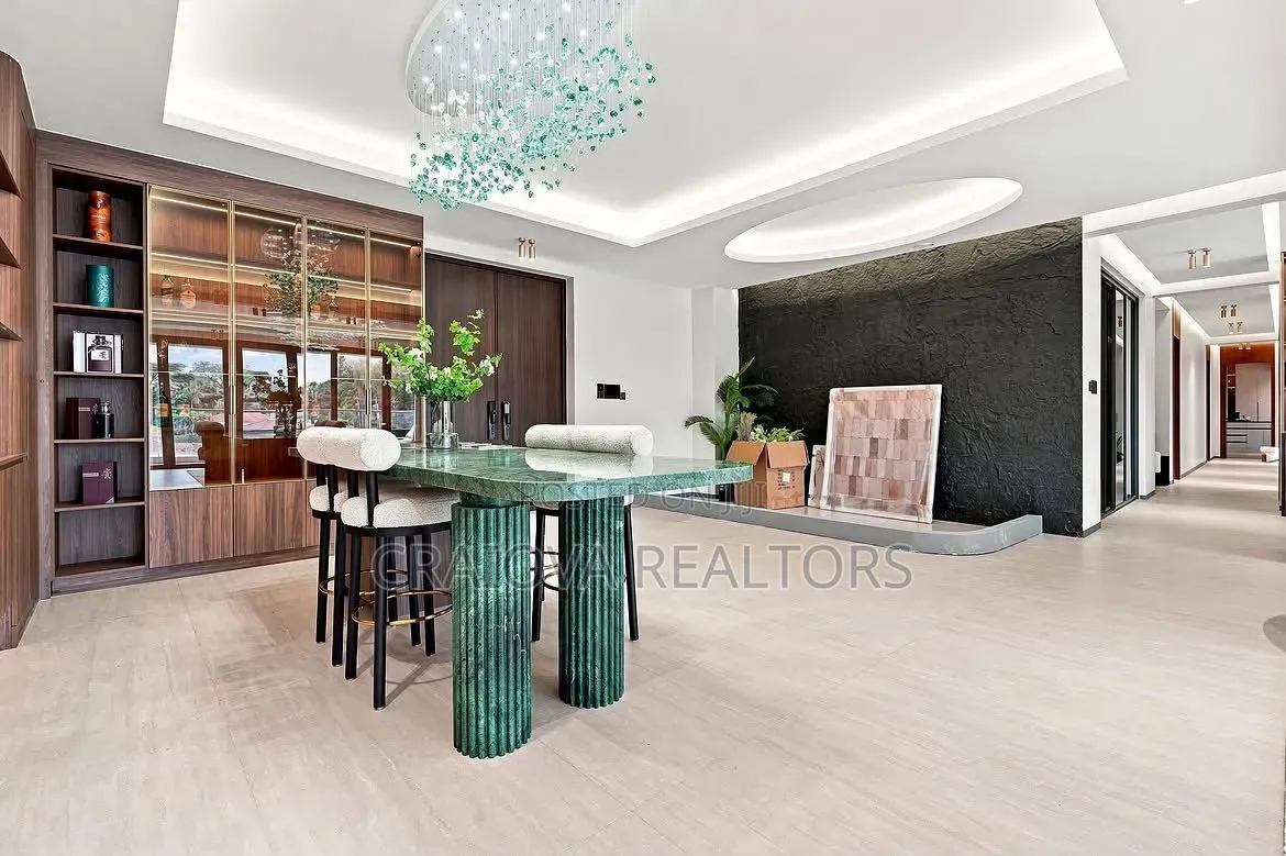 5bdrm Apartment in Spring Valley for sale