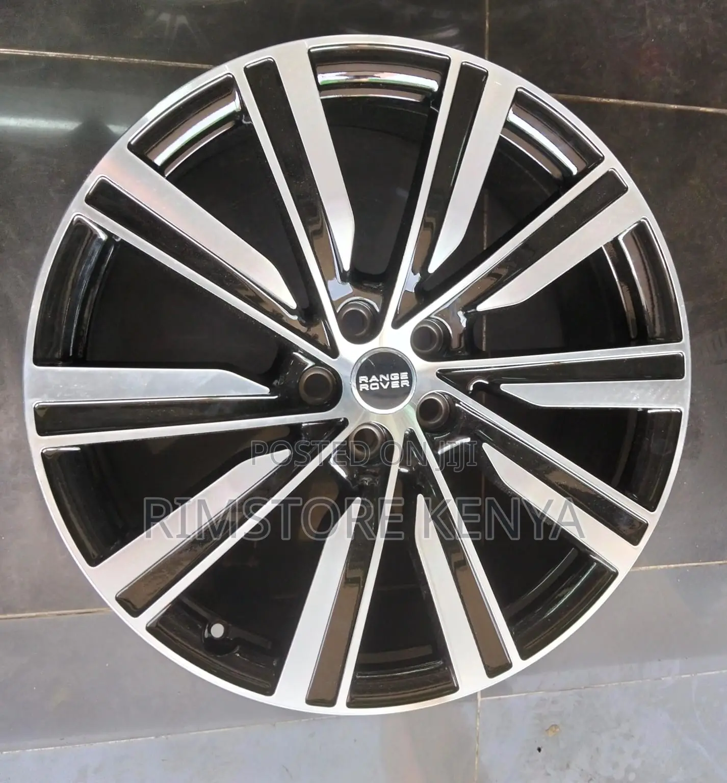 Rim Size 22 Rangerover Vogue.