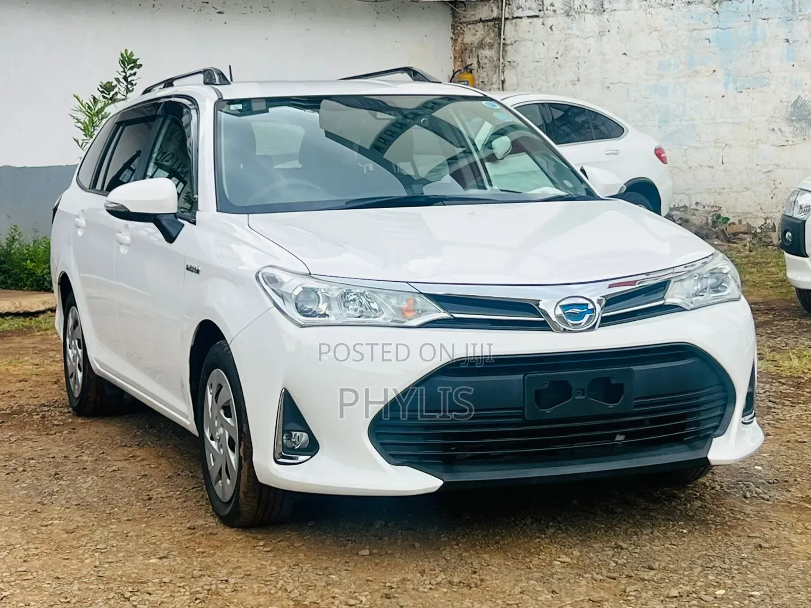 Toyota Corolla Fielder 1.5 Hybrid FWD 2019 White