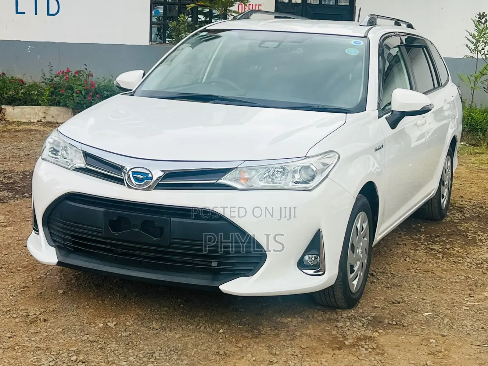Toyota Corolla Fielder 1.5 Hybrid FWD 2019 White