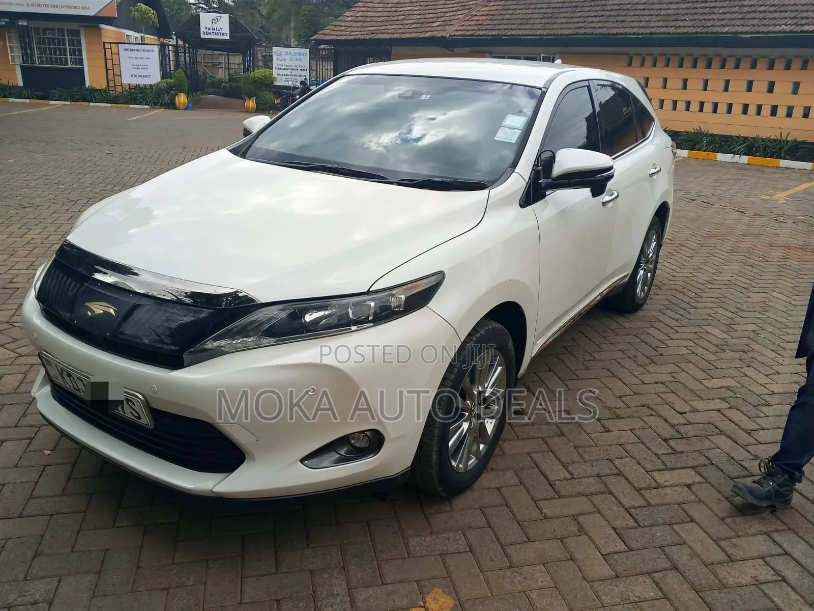 Toyota Harrier 2.0 2015 White