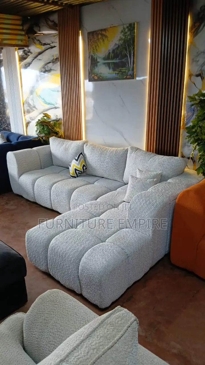 6 Seater L‐Shaped White Bubble Sofa