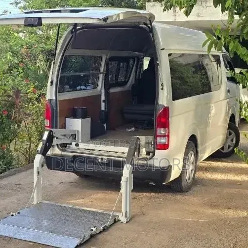 Toyota HiAce 2019 White