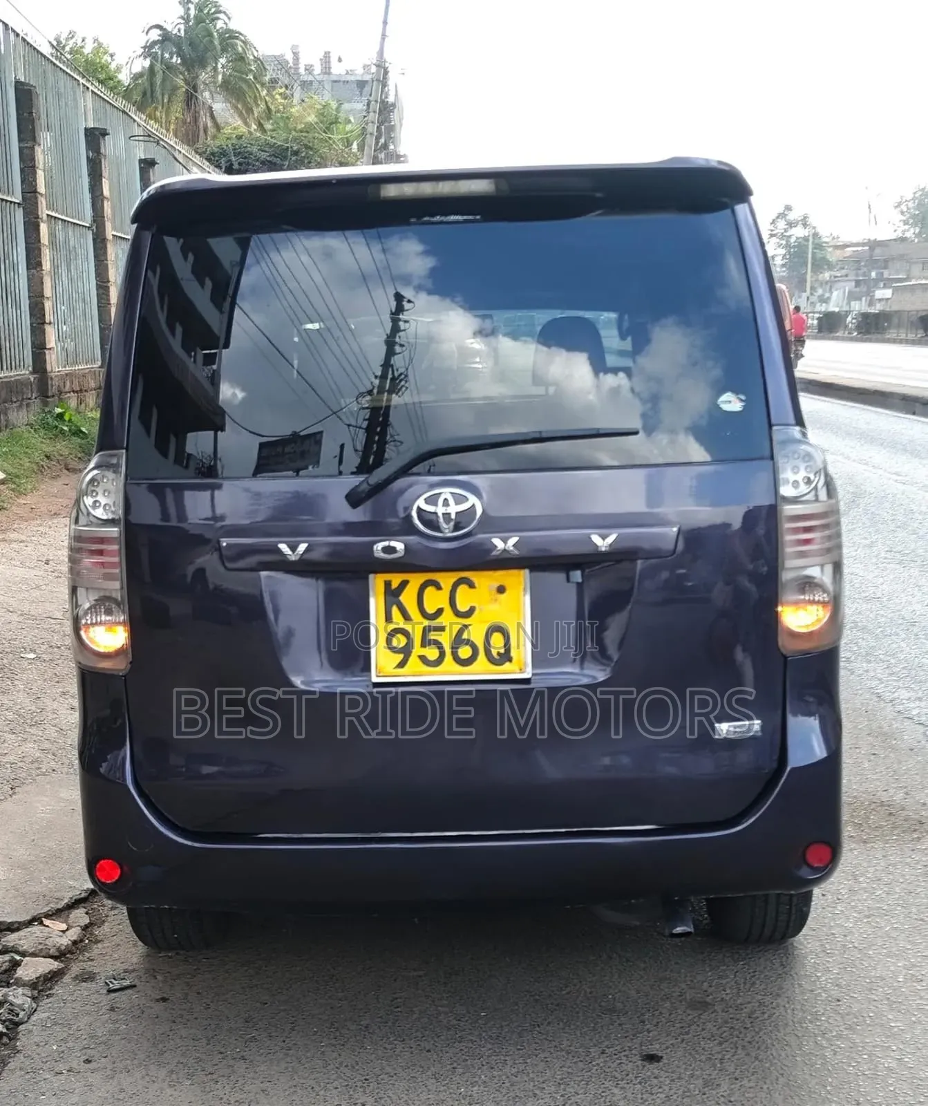 Toyota Voxy 2008 Blue