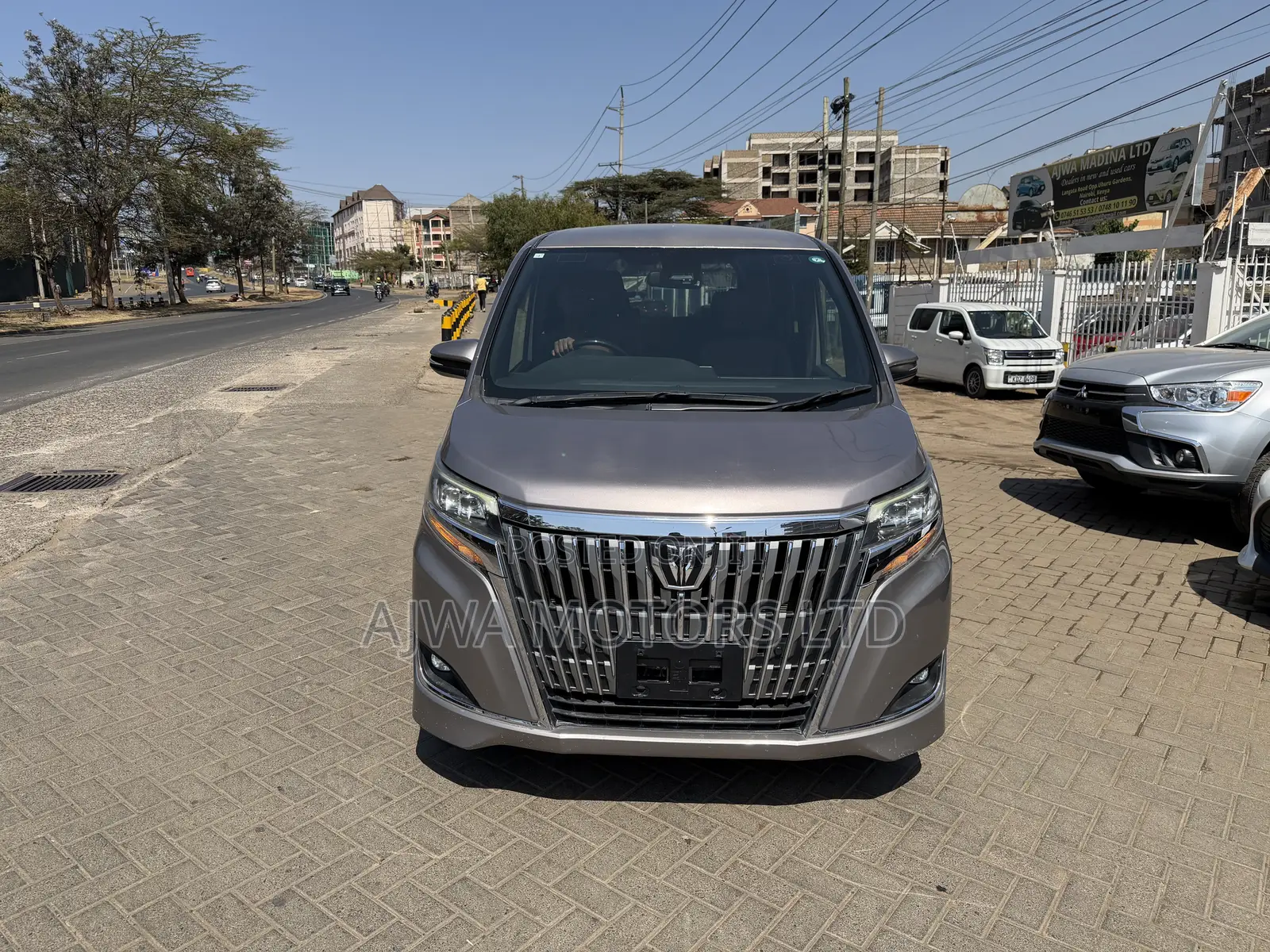 Toyota Esquire 2.0 FWD (7 seater) 2019 Gold