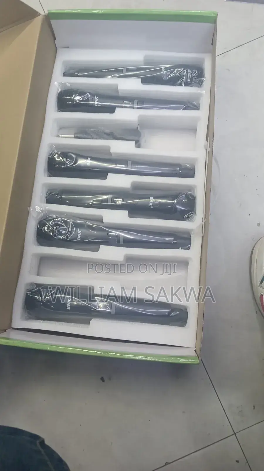 BNK BK8400 Wireless Microphone