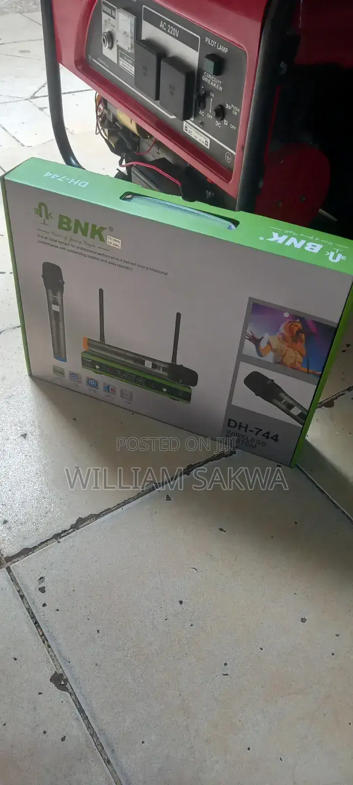 BNK DH-744 Wireless Microphone