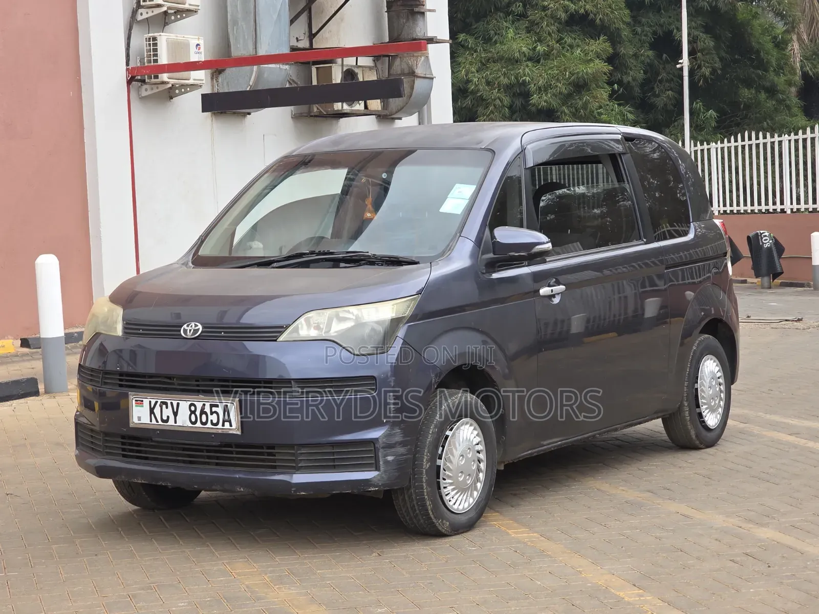 Toyota Spade 2013