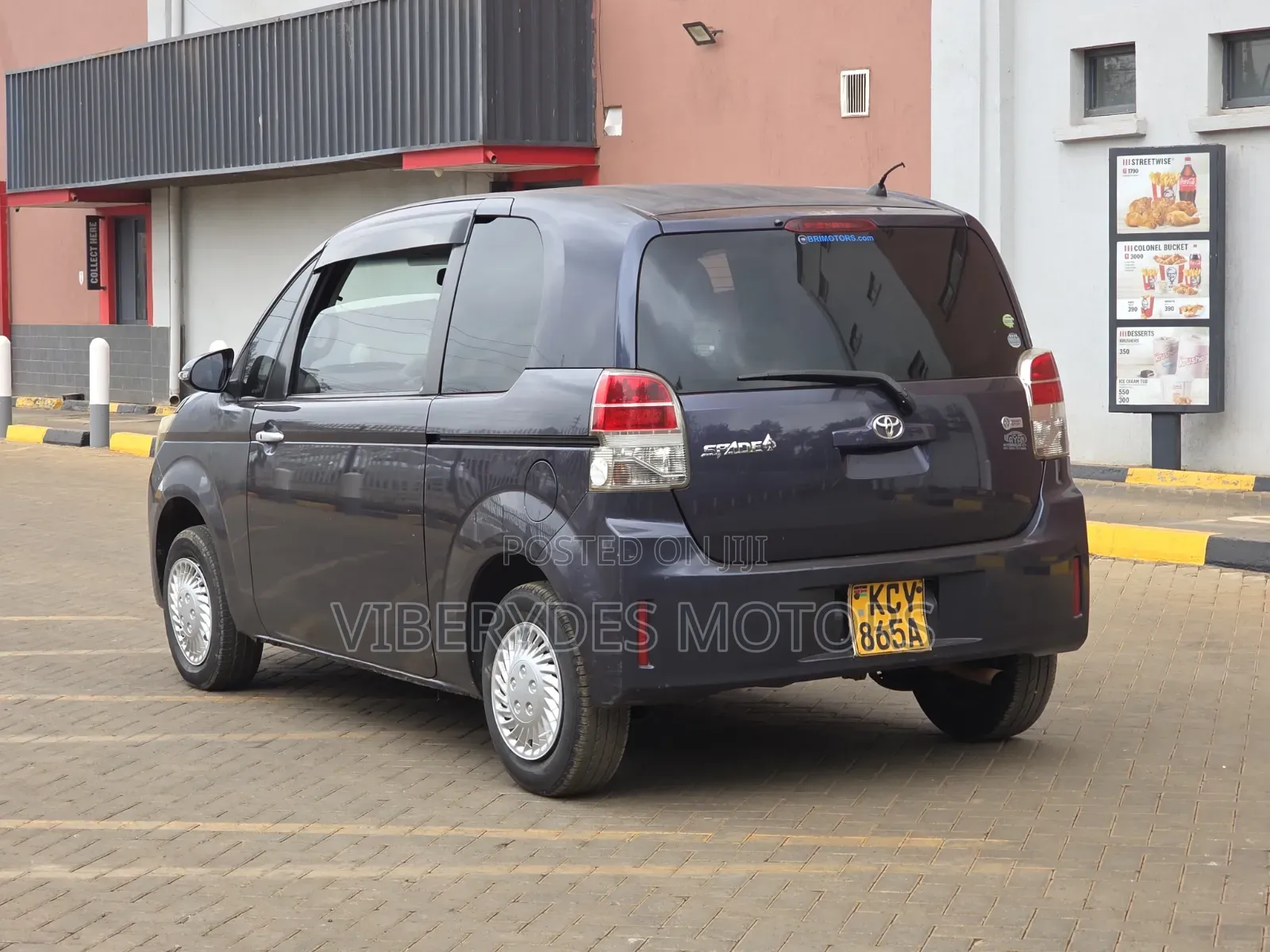 Toyota Spade 2013