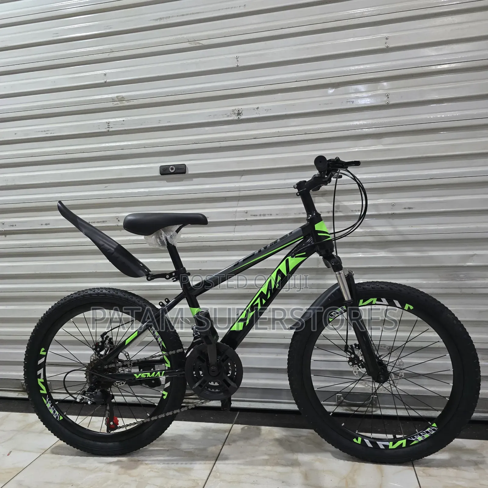 Mountain Bicycle Size 22" 21 Speed Disc Brake Front Shock