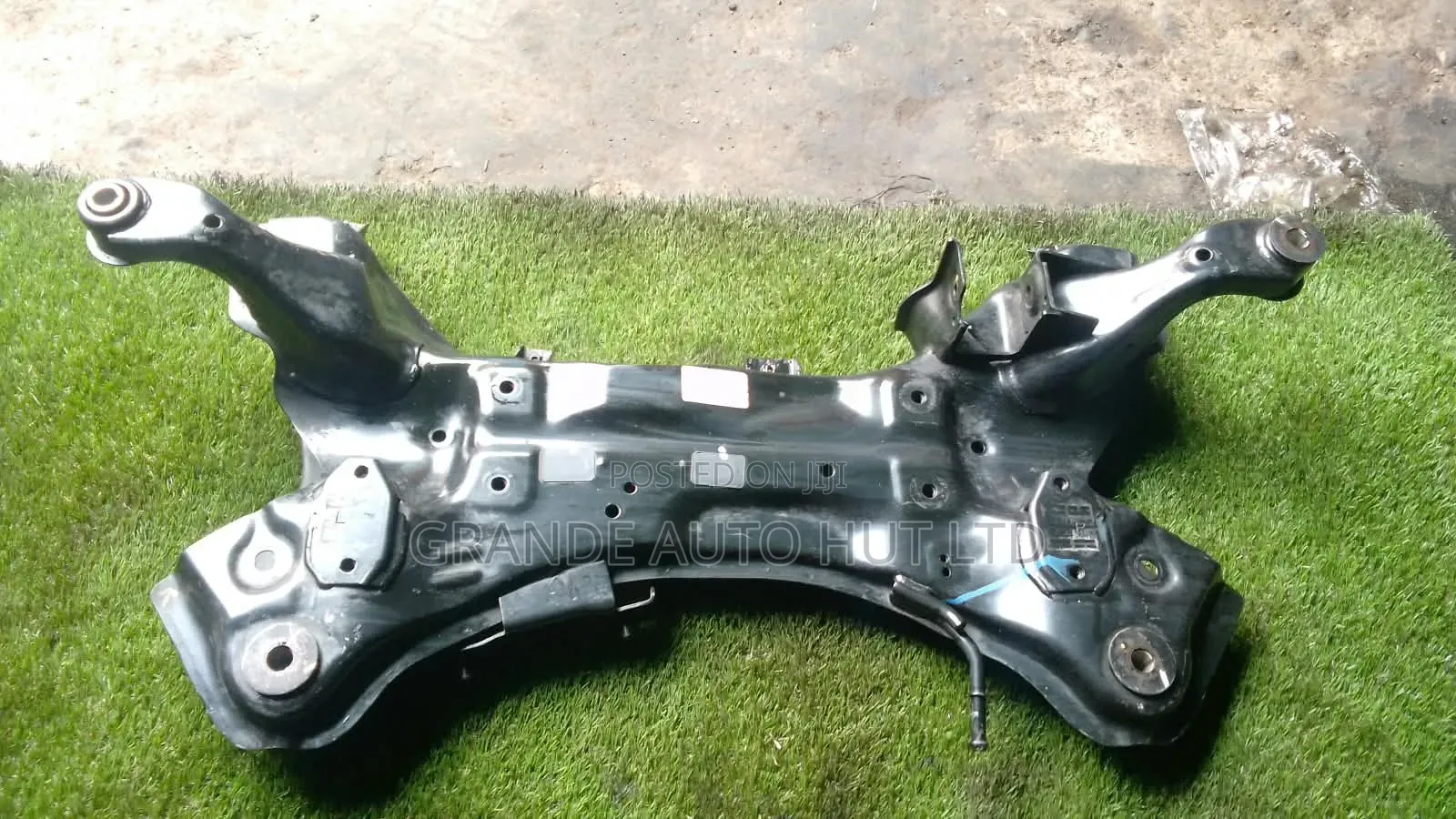 Hyundai Santa Fe Cross Member/Engine Crandle