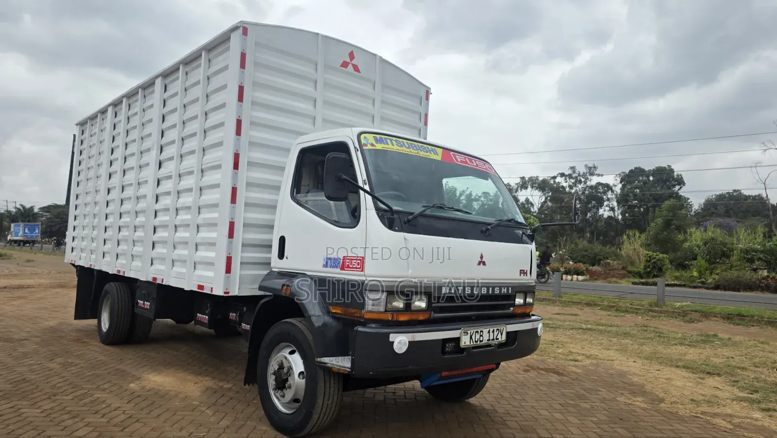 Mitsubishi Fh 215 2015 White